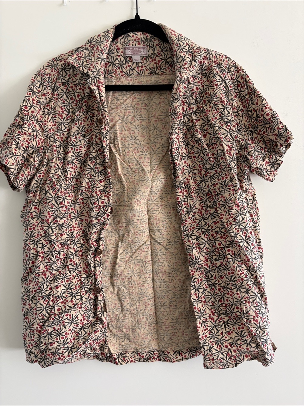Casual Short-Sleeve Button-Down Shirt - Cream with Red & Navy Print